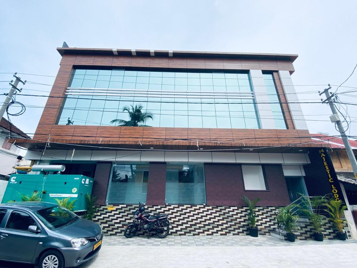 Majestic Inn Thiruvananthapuram Екстер'єр фото