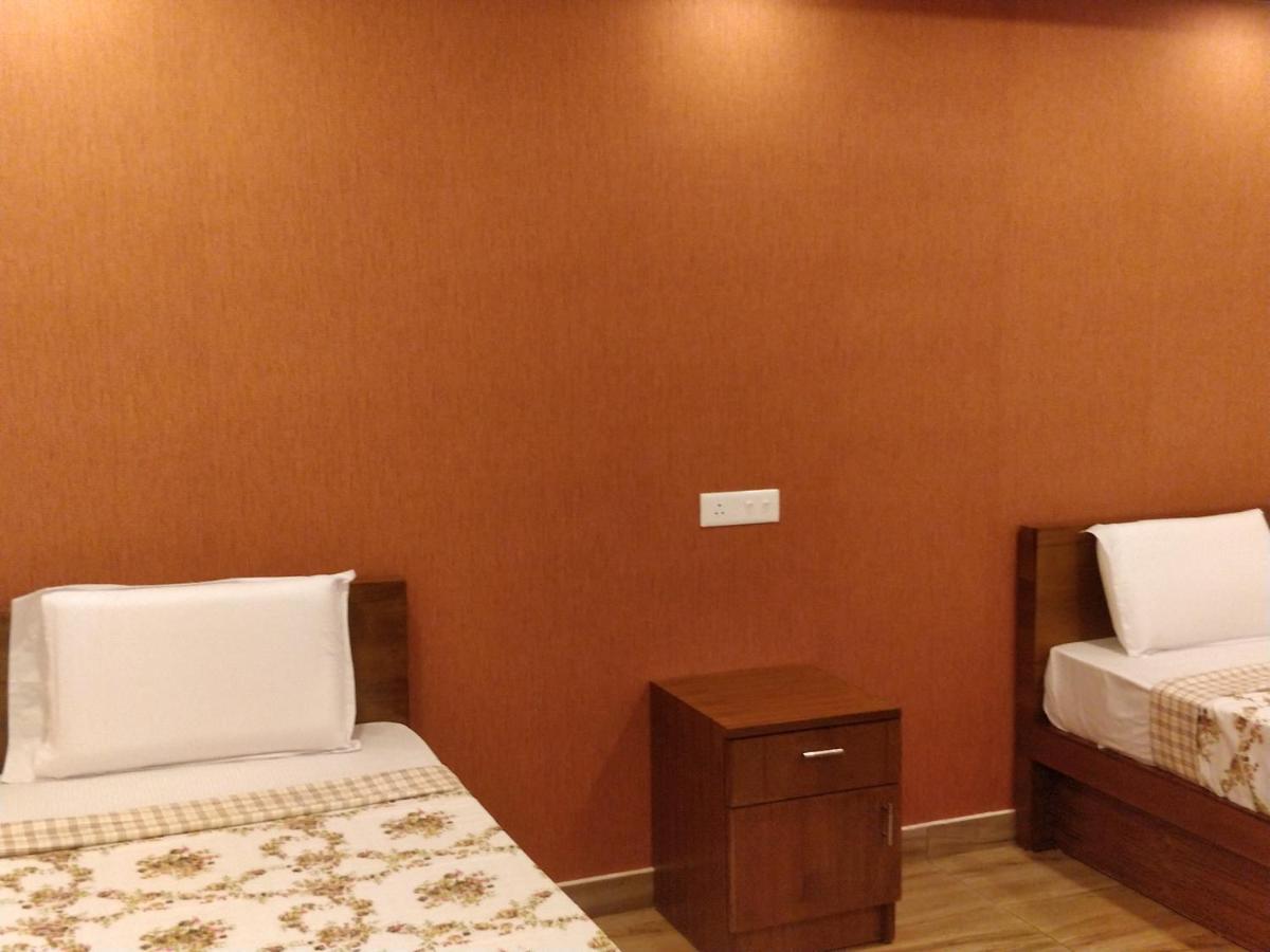 Majestic Inn Thiruvananthapuram Екстер'єр фото