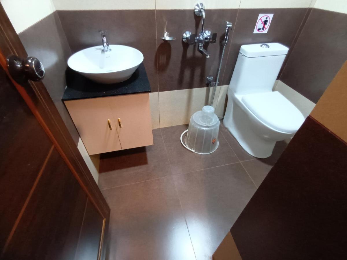 Majestic Inn Thiruvananthapuram Екстер'єр фото